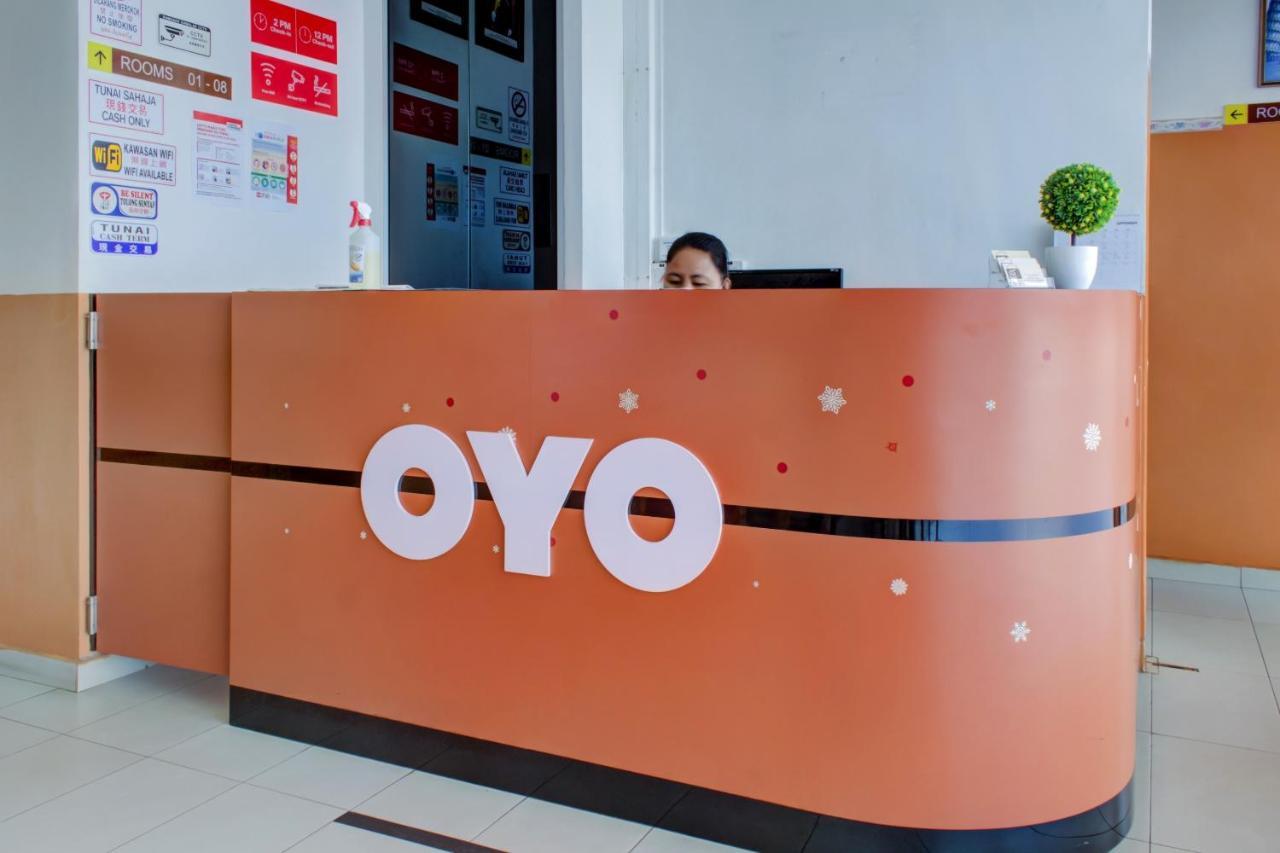 Oyo 89985 Js Hotel Джохор Бахру Екстериор снимка